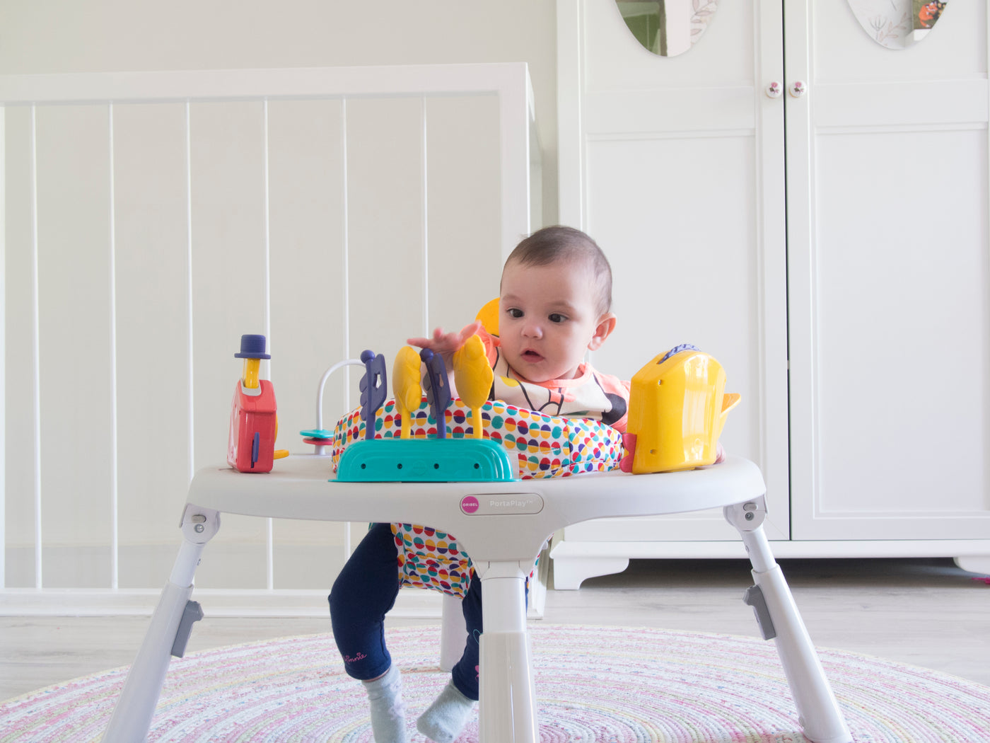 PORTAPLAY CONVERTIBLE ACTIVITY CENTER - WONDERLAND ADVENTURES