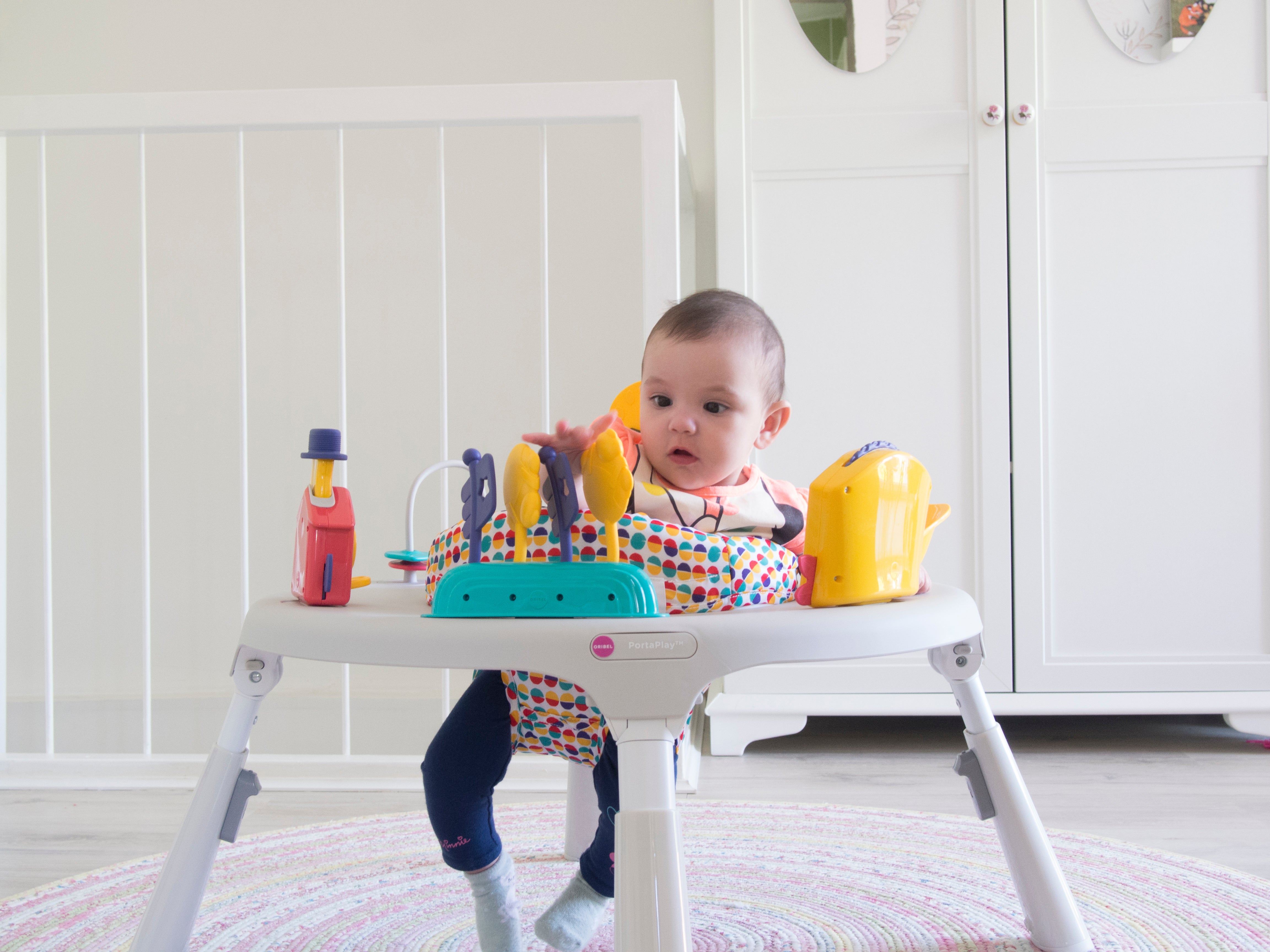 PORTAPLAY CONVERTIBLE ACTIVITY CENTER - WONDERLAND ADVENTURES